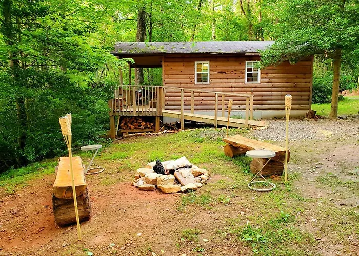 Lil\' Log At Hearthstone Cabins And Camping - Pet Friendly