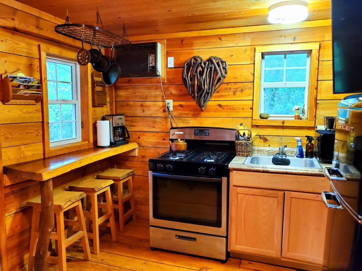 Holiday home Lil' Log At Hearthstone And - Pet Friendly